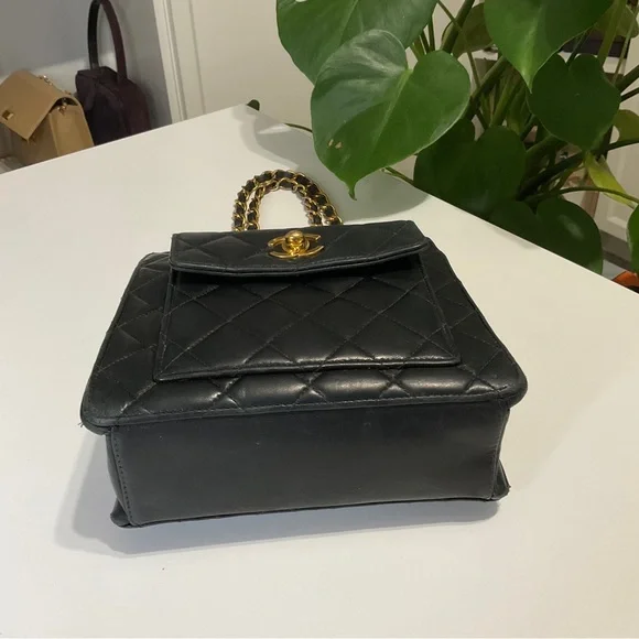 ❌NOT AVAILABLE❌ Vintage 1997 Chanel Navy Blue CC Handbag 24K Gold Hardware - Picture 6 of 16